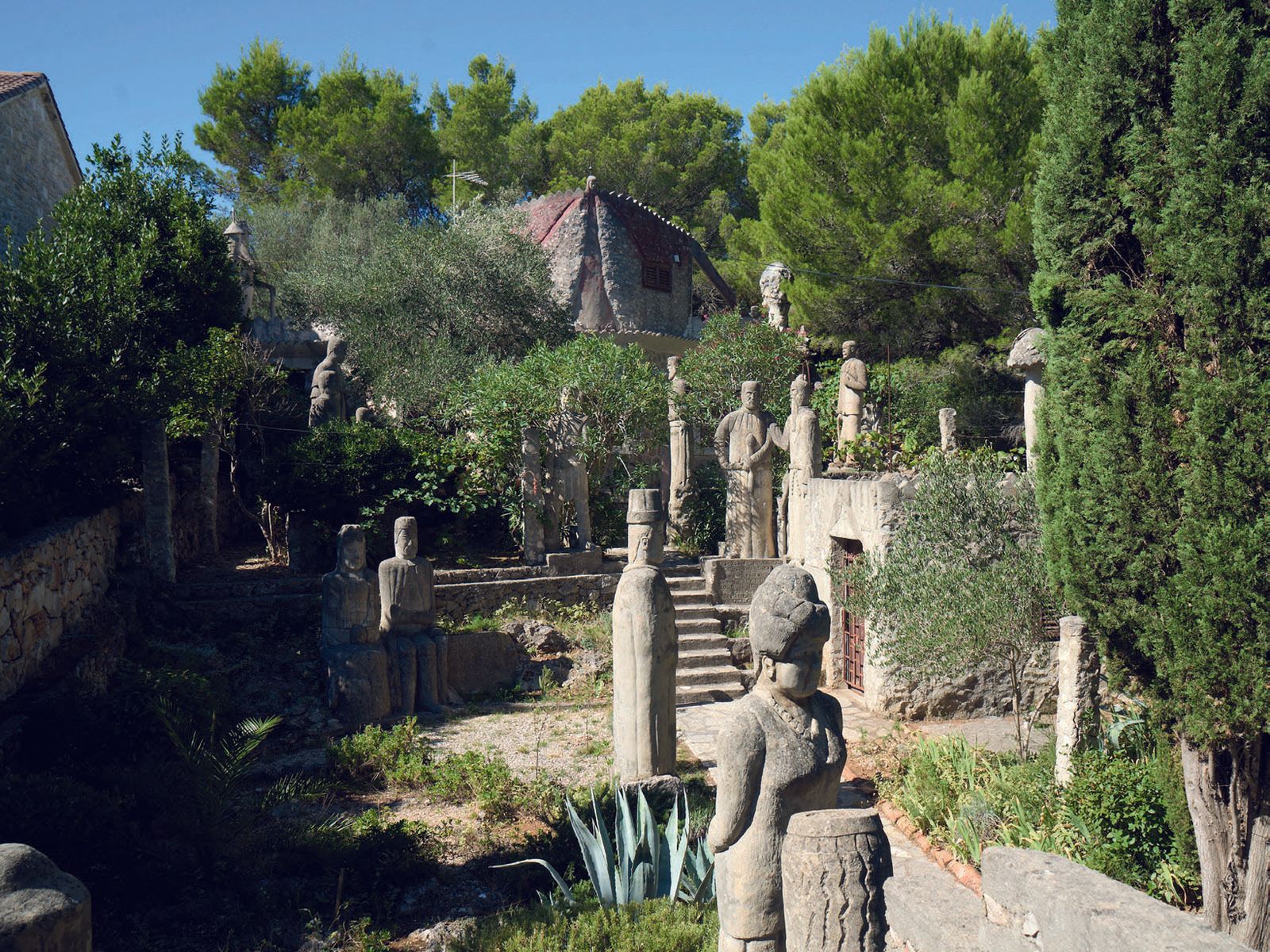 Emilan Grgurić’s Brutalist-meets-Medieval island retreat