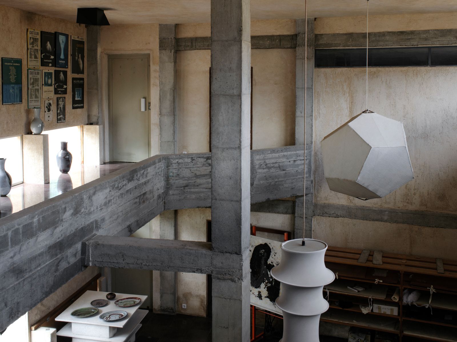 Lluís Castaldo’s studio is a bold Brutalist breath-taker
